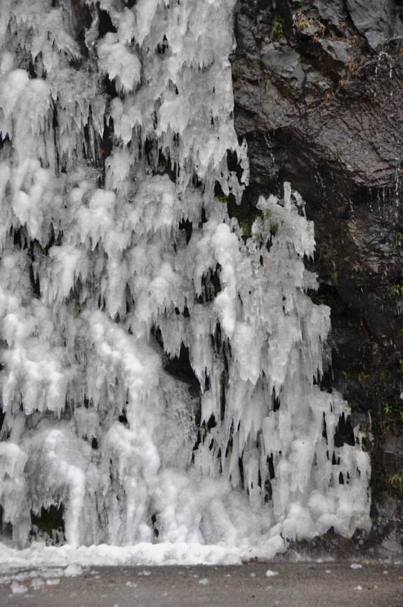 Cascata de gelo na Serra do Rio do Rastro, região de Urubici - SC